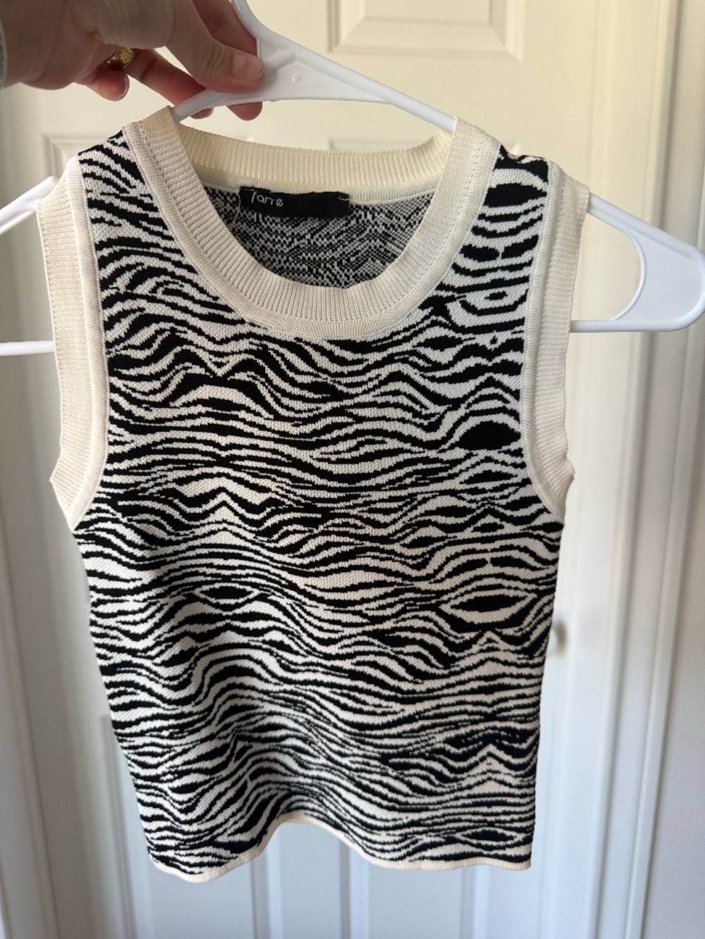 Fame Black & Cream Zebra Knit Sleeveless Sweater Tank XS/S